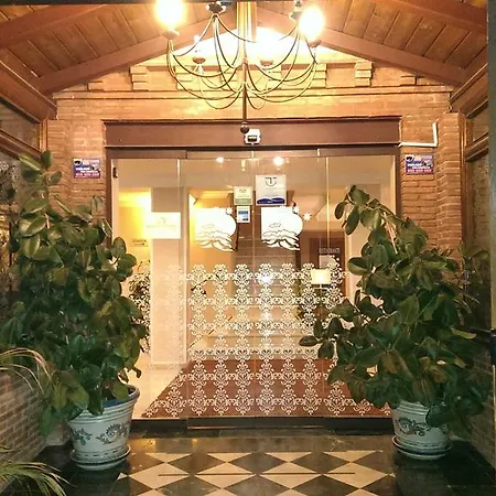 斯晔喜多卡酒店 龙达